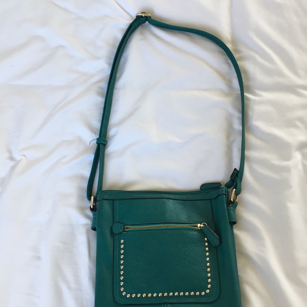 •CUTE TEAL CROSS BODY PURSE!•